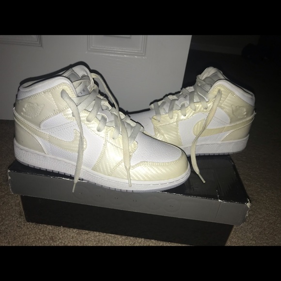 Air Jordan Retro 1s - Picture 2 of 4